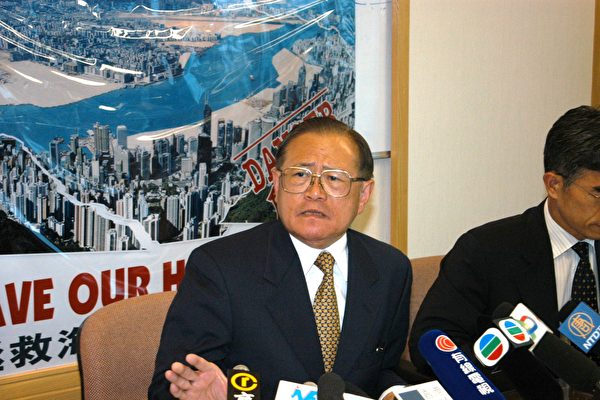 徐嘉慎说:“(打输官司)大家都好失望,法官今日帮不到我们。但不等于我们理亏。法官仍然警告政府,不可以乱填(填海)!”(摄影:香港大纪元记者) 徐嘉慎说:“(打输官司)大家都好失望,法官今日帮不到我们。但不等于我们理亏。法官仍然警告政府,不可以乱填(填海)!”(摄影:香港大纪元记者)