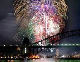 澳新狂欢 最先进入新年