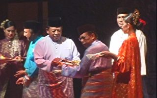 奉献马来戏剧五十余年　Rahman B获马国艺术家奖