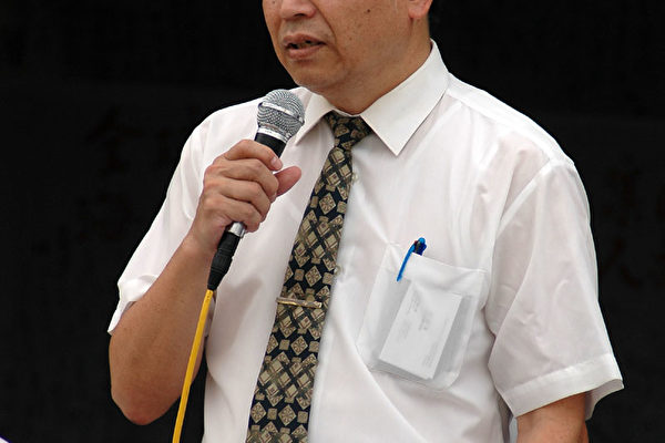 台湾法轮大法学会理事长张清溪表示,法轮功只是通过修炼“真善忍”,对社会、对个人、对国家都是有百益而无一害。(文╱记者简百志;摄影╱记者吴柏桦) 台湾法轮大法学会理事长张清溪表示,法轮功只是通过修炼“真善忍”,对社会、对个人、对国家都是有百益而无一害。(文╱记者简百志;摄影╱记者吴柏桦)