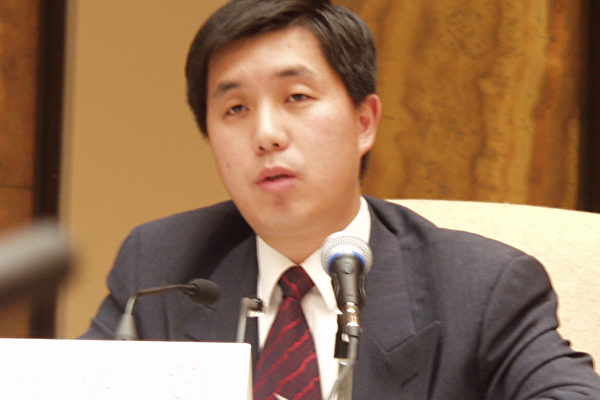王涛 保卫言论自由人权同盟代表 (大纪元记者摄影) 王涛 保卫言论自由人权同盟代表 (大纪元记者摄影)