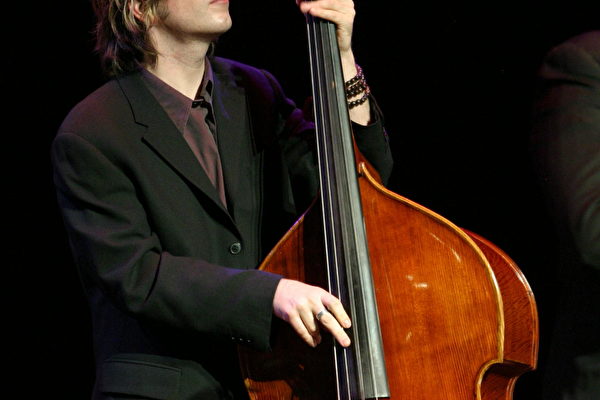 低音大提琴: Samuel Shoichet 低音大提琴: Samuel Shoichet