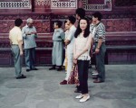 易蓉(前排一)90年代与原经贸部长、现国务院副总理吴仪(左三)和代表团参观印度泰姬陵。(大纪元资料室)