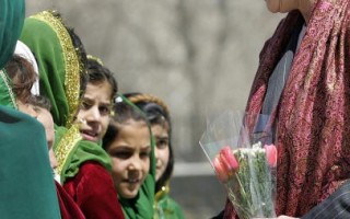 組圖：美國第一夫人勞拉首訪阿富汗