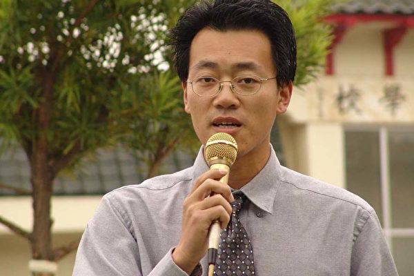 南加州退黨服務中心代表文行遠。(大紀元圖片) 南加州退黨服務中心代表文行遠。(大紀元圖片)