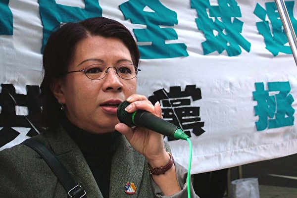 越南电台的节目主持人陶宝(大纪元) 越南电台的节目主持人陶宝(大纪元)