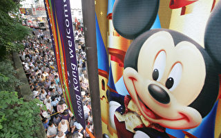 香港迪士尼公益日三万人捧场