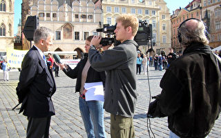 退党游行為捷克電視台的新聞點