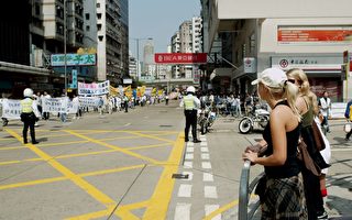 组图三：香港声援500万退党