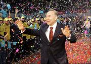 布什恭贺纳札尔巴耶夫当选哈萨克总统