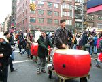 组图3：纽约声援6百万退出中共大游行