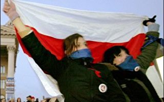 白俄大选争议 当局派镇暴警察捉抗议者