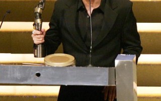 周杰倫獲得香港最佳新人金像獎