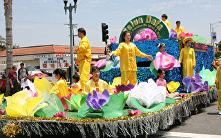 南加蒙市90年慶大遊行 華裔送美好祝福