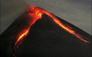 印尼梅拉比火山续增强 当局维持红色警戒