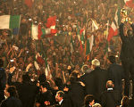 義大利國腳返國 百萬民眾夾道熱烈歡迎