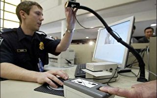 美国绿卡持有人入境美国也要按指纹程序