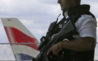 英警如何破恐怖份子空中炸機陰謀案？