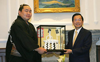 日本相撲在台獻技  朝青龍贏得總冠軍