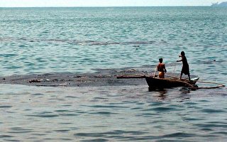 菲国漏油事件恶化 油污扩及邻近大岛