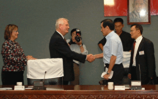 加国会议员访问团拜会台北市长马英九