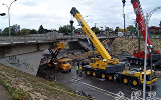 加拿大魁省高速路天桥塌陷 五人死亡