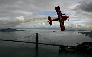 圖片新聞：舊金山一年一度艦隊周飛行表演