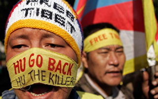 胡訪印 兩千流亡藏人抗議胡屠殺藏民