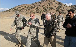 美国防部长盖茨访视阿富汗南部坎达哈