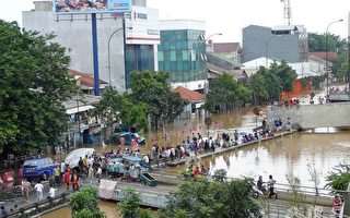 洪水肆虐雅加達 20死約34萬人無家可歸