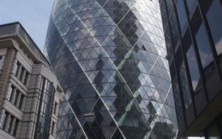 倫敦「小黃瓜」 英國最貴辦公大樓