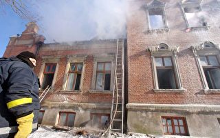 组图：拉脱维亚老人院大火27死