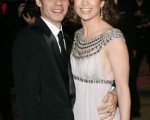 女星珍妮佛•洛佩斯和丈夫馬克•安東尼一同出席第79屆奧斯卡獎頒獎典禮。(圖片/Gettyimages)