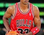 湖人队整体依然年轻,如果斯科蒂-皮蓬(Scottie Pippen)能够将他丰富的经验带给他们,湖人队冲击总冠军不是没可能。//Getty Images