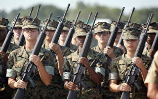 美海軍陸戰隊女兵訓練營內顯決心
