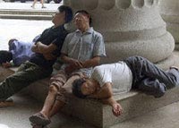 调查显示中国农民工生活质量为城镇居民一半