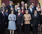 德国总理梅克尔设宴盛款七国首脑