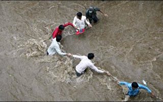 印度西部豪雨成灾 四十三人丧生