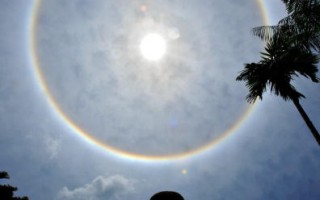 马来西亚出现罕见“圆形彩虹”