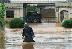 南韩开始运送紧急物资援助北韩洪水灾民