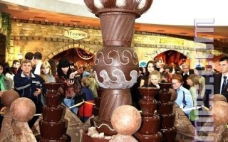 组图：巧克力喷泉刷新吉尼斯纪录