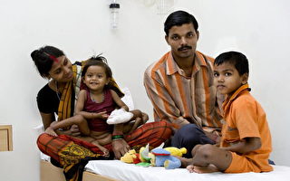 印度四手四腳連體女童  分割手術成功