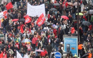 法国大罢工进入第七天  公务员加入行列