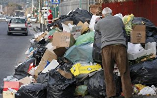 意大利那不勒斯陷入垃圾大戰