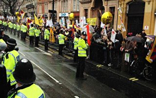 倫敦警方稱4000多人抗議奧運火炬傳遞