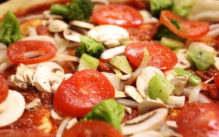 研究:吃披萨能防晒抗皱 蕃茄酱是主因