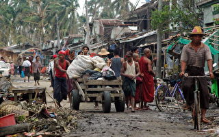 缅甸风灾 CNN记者搏命采访