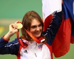 捷克名將埃蒙斯(Katerina Emmons)以503.5環的成績奪得女子十米氣步槍決賽冠軍，成為本屆奧運會第一枚金牌獲得者。 (Photo by Phil Walter/Getty Images)