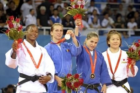 奥运女子柔道48公斤级罗马尼亚摘金 奥运金牌 大纪元