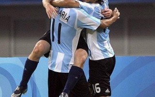 奥运足球　巴西阿根廷四强对决